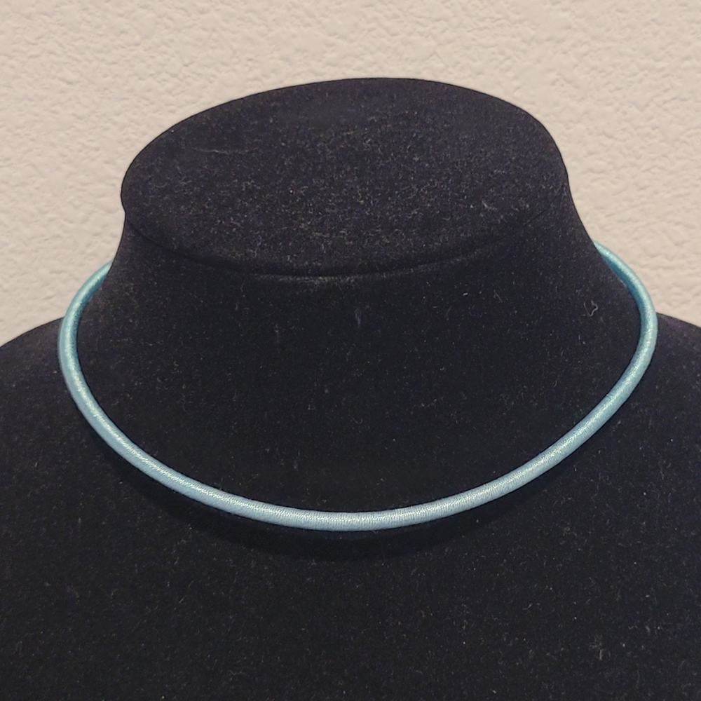 Extra-fine Heishi Necklace light blue New